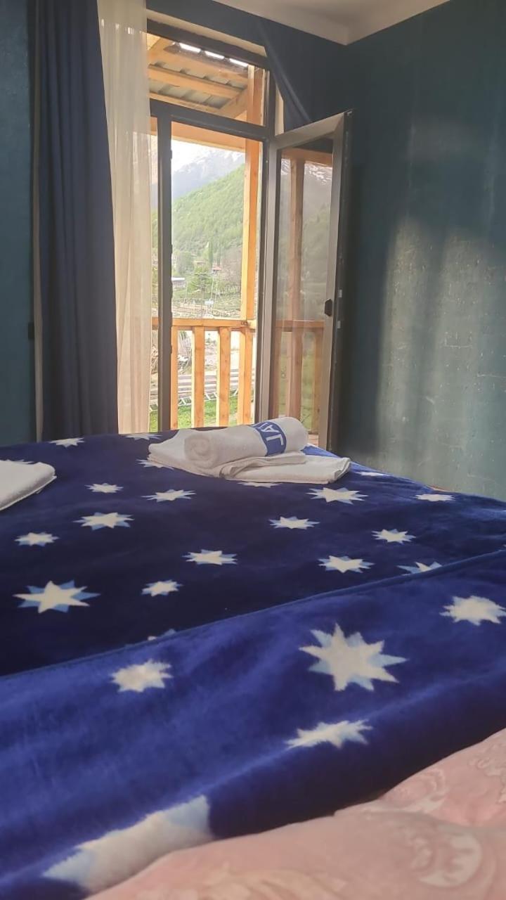 Guest House Guli Mestia Extérieur photo