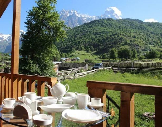 Guest House Guli Mestia Extérieur photo